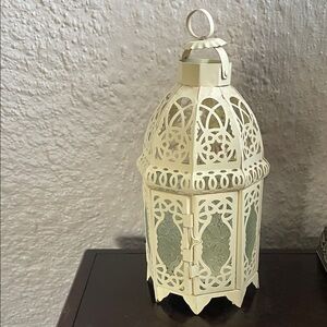 Elegant Cream Lantern